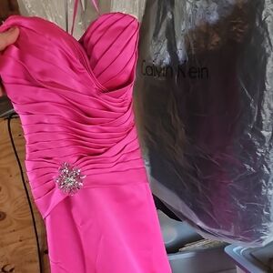 Elegant Strapless Dress in Vibrant Pink
